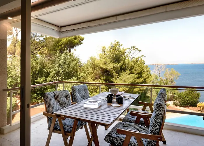 Kavouri Flat