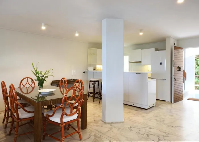 Kavouri Flat